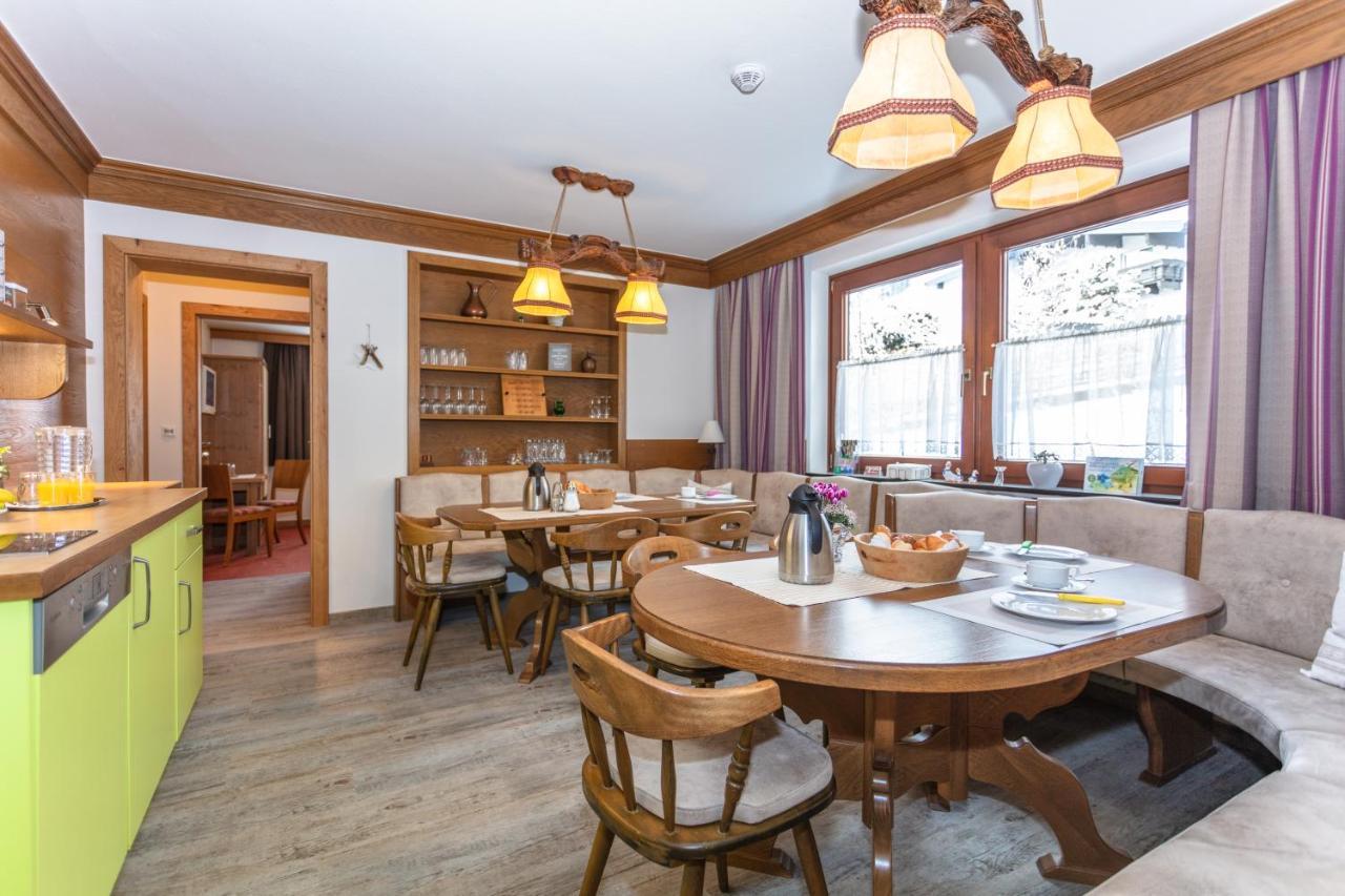 Hoelzl Bed & Breakfast Neukirchen am Großvenediger Екстериор снимка