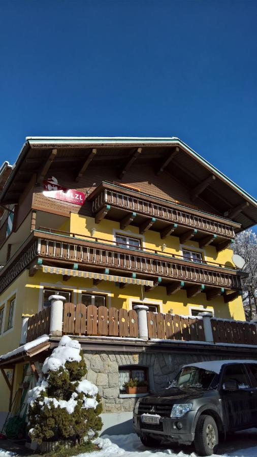 Hoelzl Bed & Breakfast Neukirchen am Großvenediger Екстериор снимка