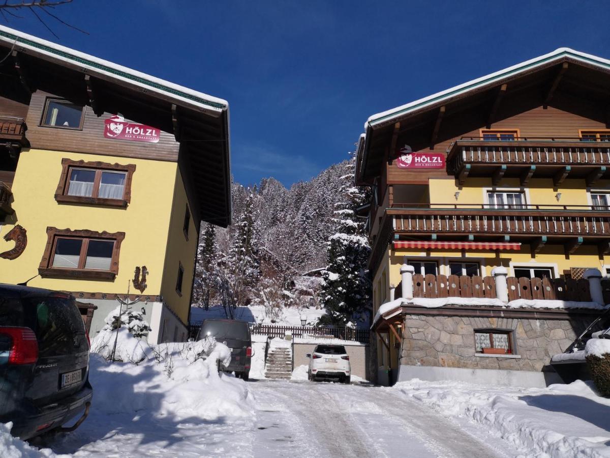 Hoelzl Bed & Breakfast Neukirchen am Großvenediger Екстериор снимка