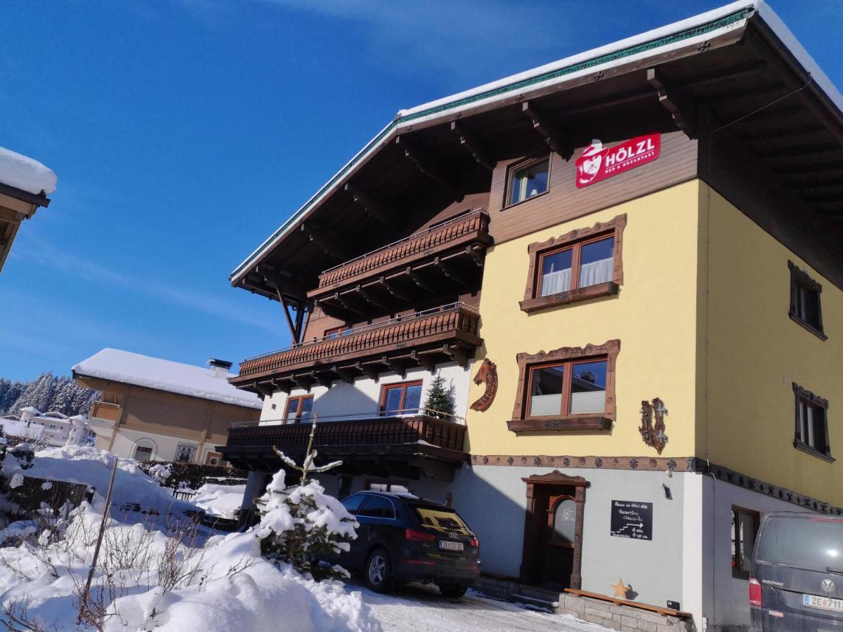 Hoelzl Bed & Breakfast Neukirchen am Großvenediger Екстериор снимка