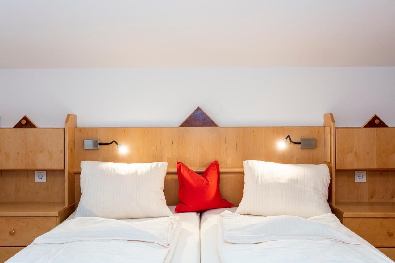 Hoelzl Bed & Breakfast Neukirchen am Großvenediger Екстериор снимка