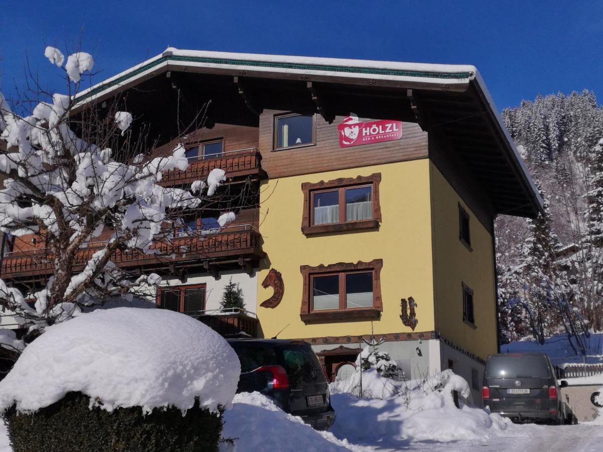 Hoelzl Bed & Breakfast Neukirchen am Großvenediger Екстериор снимка