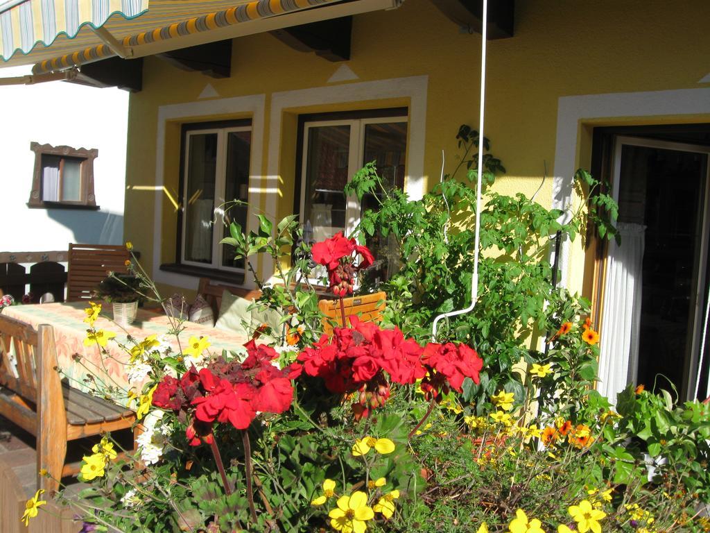 Hoelzl Bed & Breakfast Neukirchen am Großvenediger Екстериор снимка