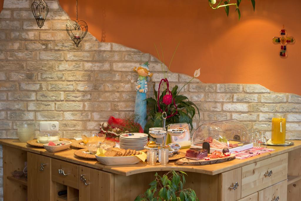 Hoelzl Bed & Breakfast Neukirchen am Großvenediger Екстериор снимка
