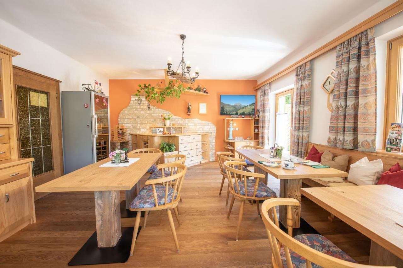 Hoelzl Bed & Breakfast Neukirchen am Großvenediger Екстериор снимка