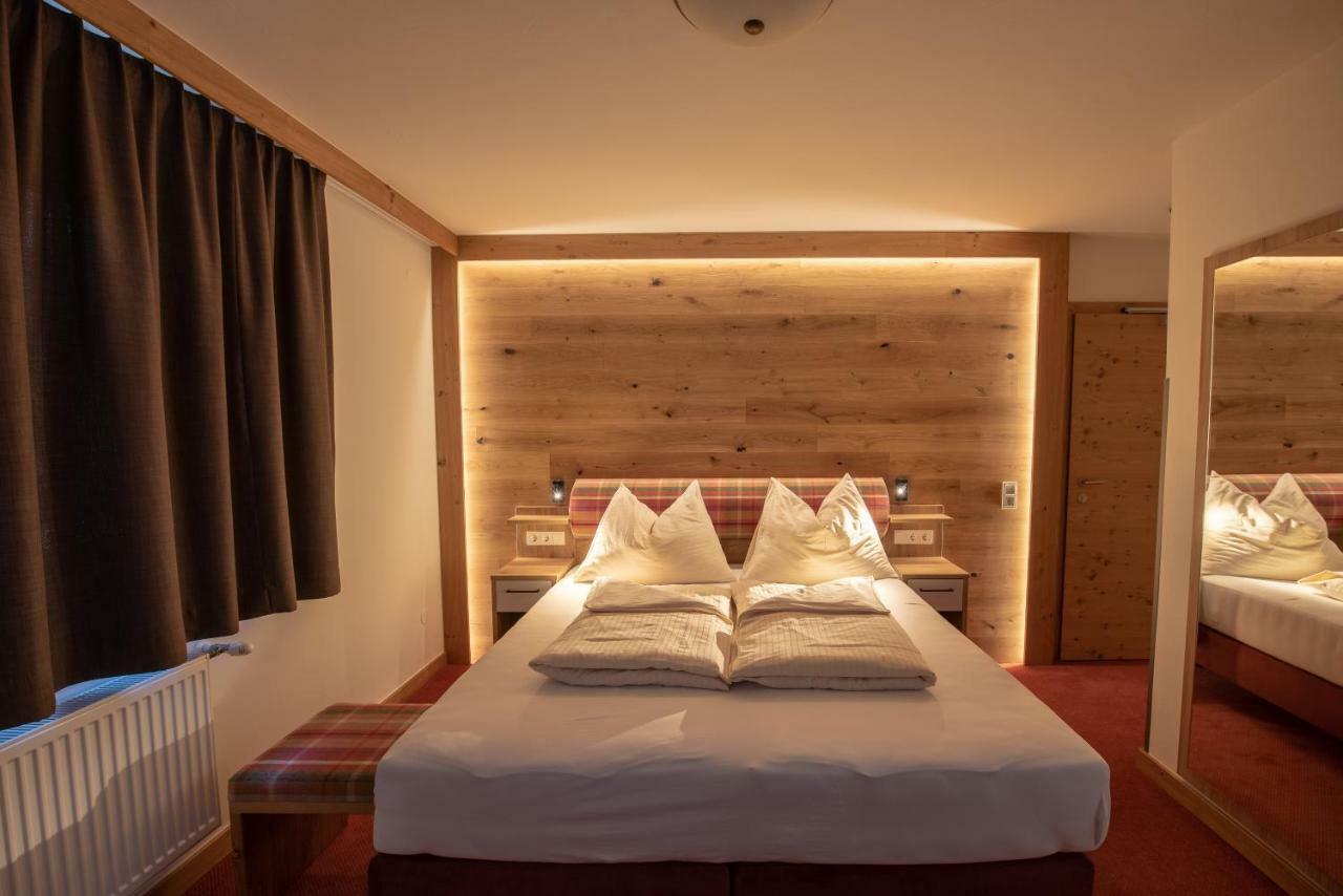 Hoelzl Bed & Breakfast Neukirchen am Großvenediger Екстериор снимка